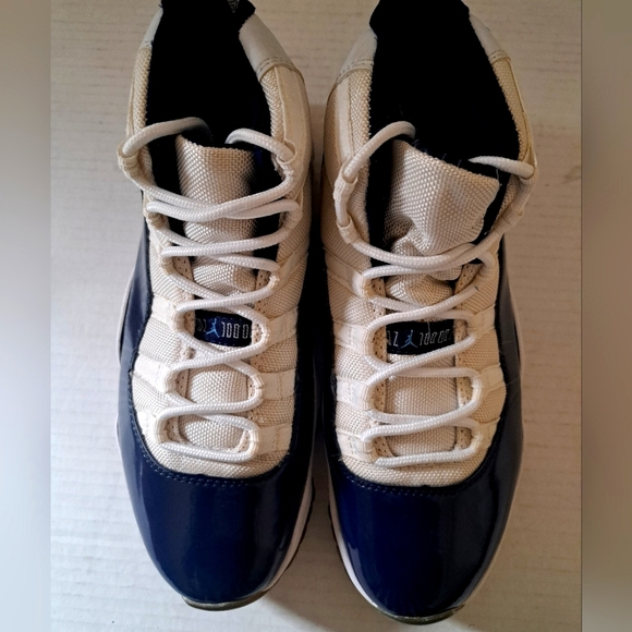 Air Jordan 11 Retro Win Like 82 Size 8.5